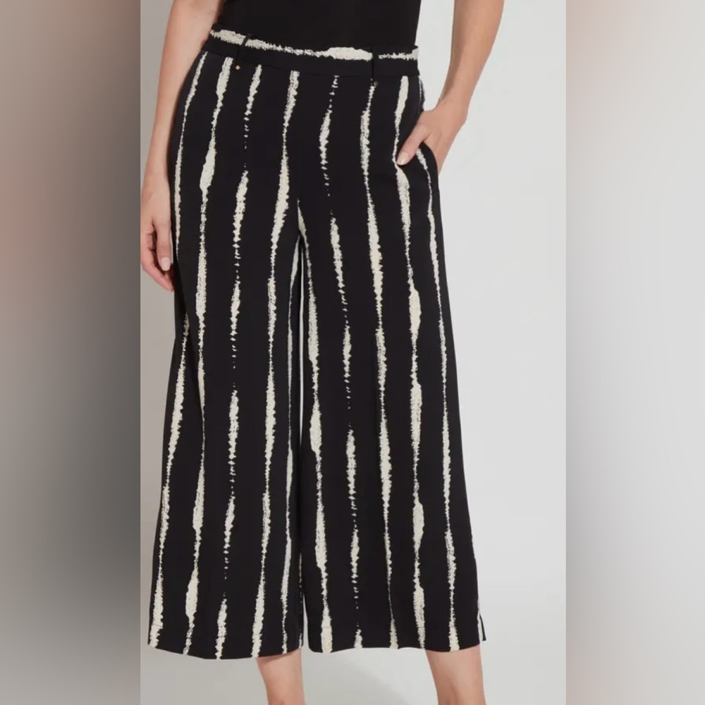 Chic Black and White Wide Leg pants